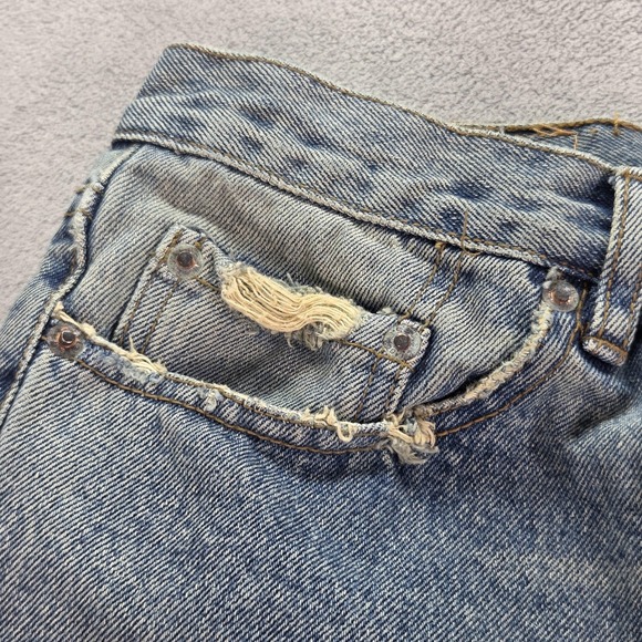 Vintage Levis 501 Jeans Mens Blue Light Wash Distressed Made in USA Fits 30x30 - Picture 11 of 16